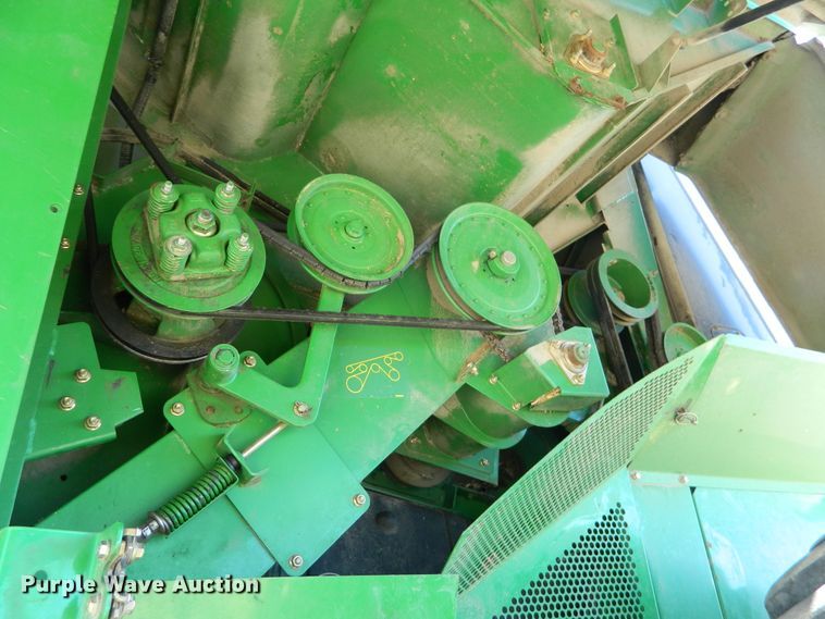 image for item DF4690 2006 John Deere 9660 STS  combine