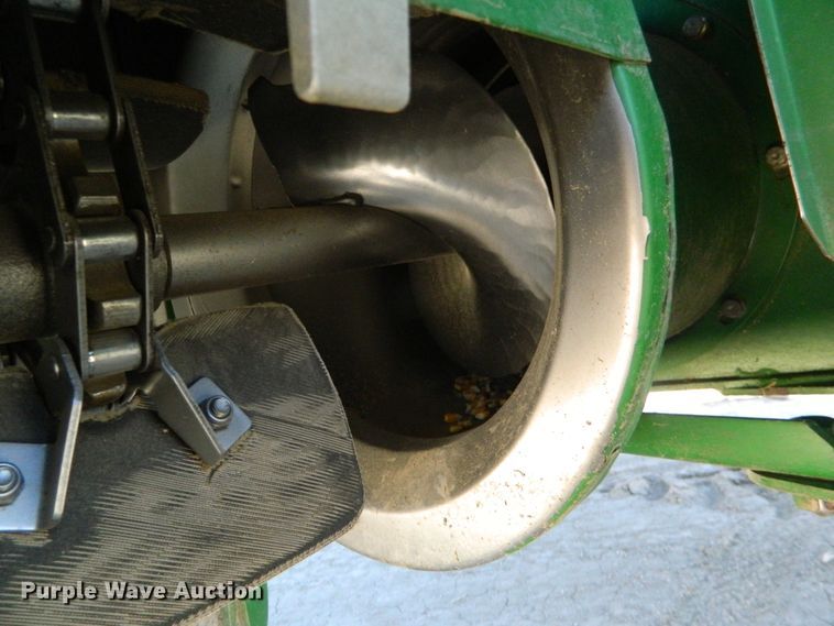 image for item DF4690 2006 John Deere 9660 STS  combine