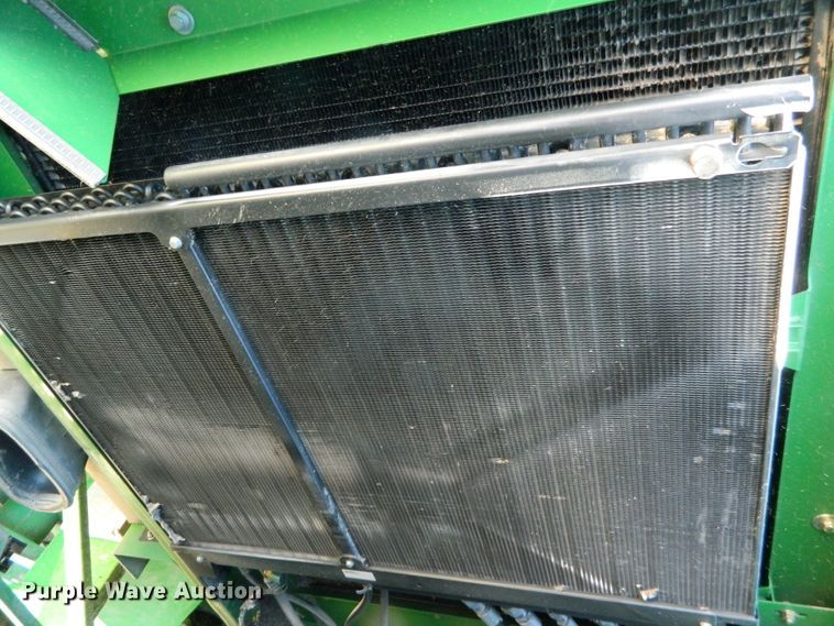 image for item DF4690 2006 John Deere 9660 STS  combine