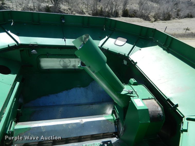 image for item DF4690 2006 John Deere 9660 STS  combine