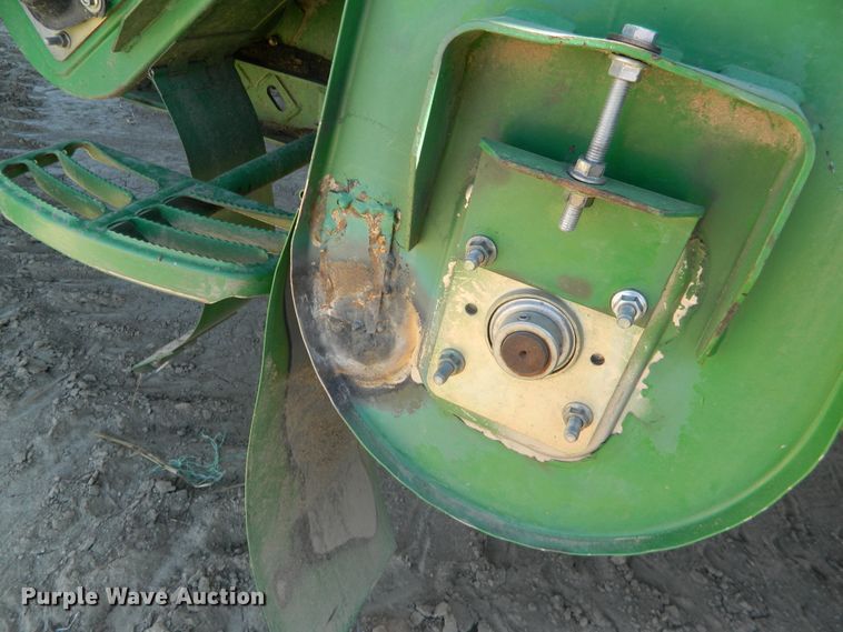 image for item DF4690 2006 John Deere 9660 STS  combine