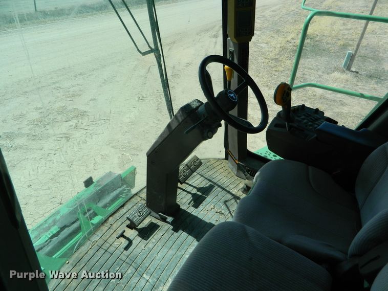 image for item DF4690 2006 John Deere 9660 STS  combine