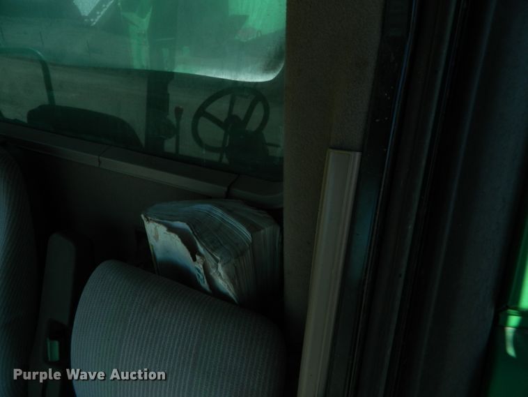 image for item DF4690 2006 John Deere 9660 STS  combine