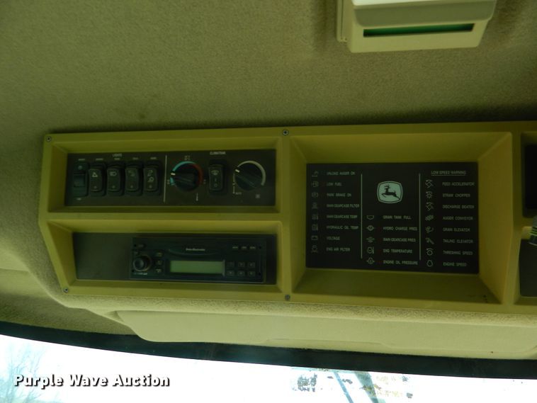 image for item DF4690 2006 John Deere 9660 STS  combine