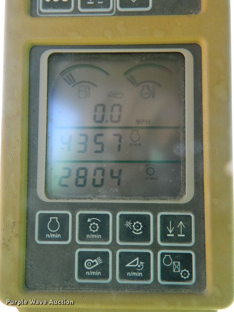 image for item DF4690 2006 John Deere 9660 STS  combine