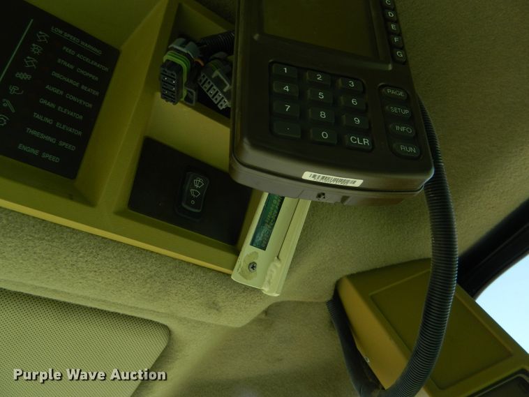 image for item DF4690 2006 John Deere 9660 STS  combine