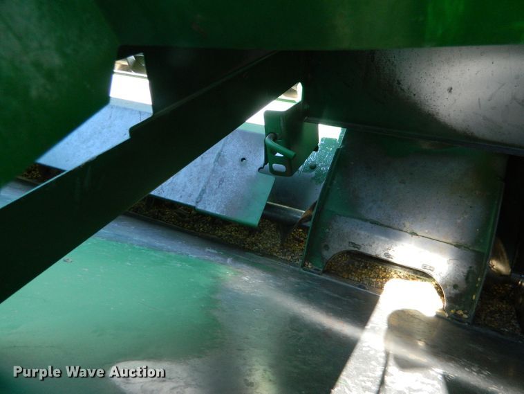 image for item DF4690 2006 John Deere 9660 STS  combine