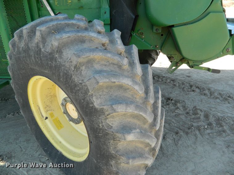 image for item DF4690 2006 John Deere 9660 STS  combine