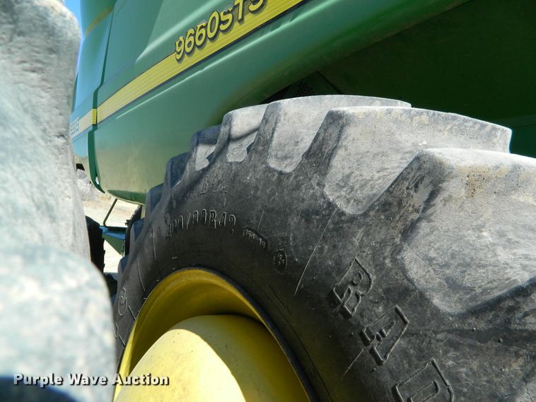 image for item DF4690 2006 John Deere 9660 STS  combine