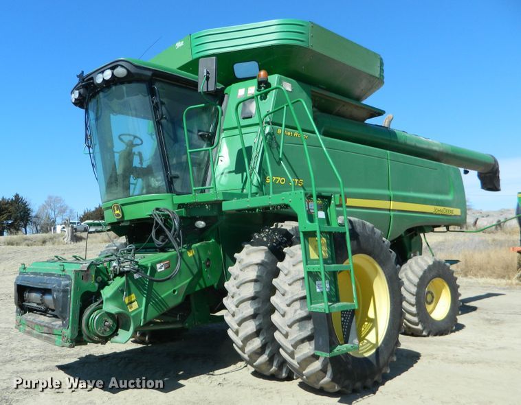 image for item DF4693 2010 John Deere 9770 STS  combine