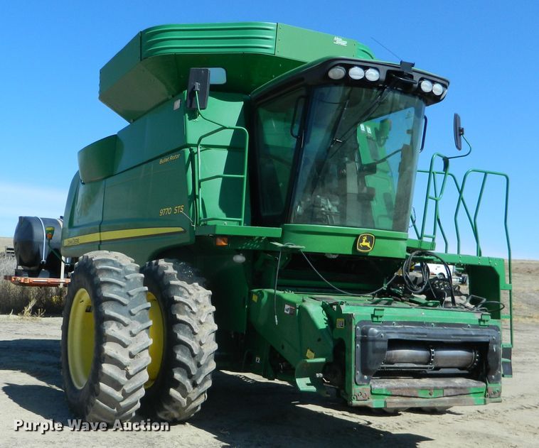 image for item DF4693 2010 John Deere 9770 STS  combine