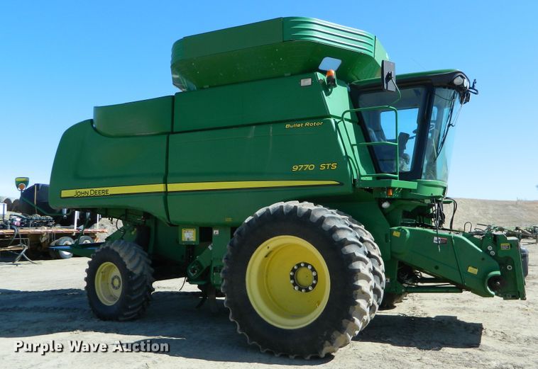 image for item DF4693 2010 John Deere 9770 STS  combine