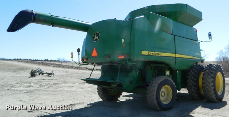 image for item DF4693 2010 John Deere 9770 STS  combine