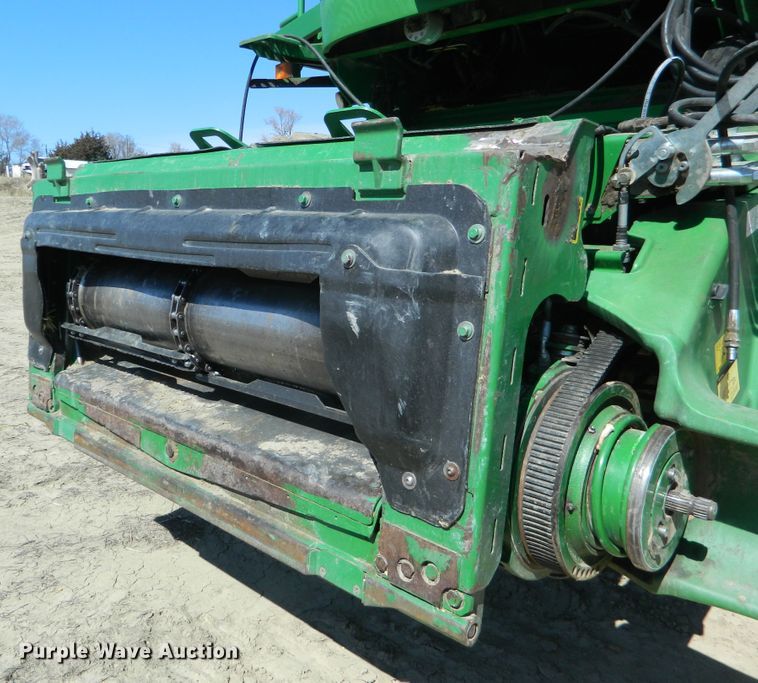 image for item DF4693 2010 John Deere 9770 STS  combine
