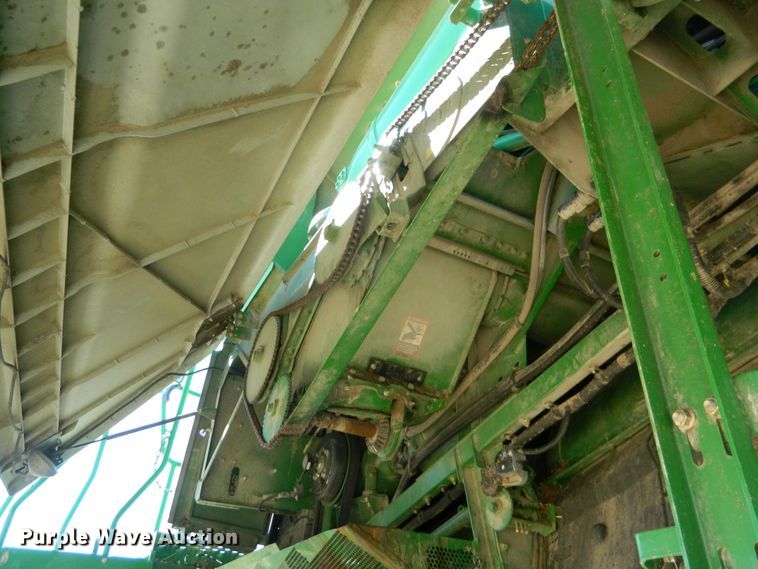 image for item DF4693 2010 John Deere 9770 STS  combine