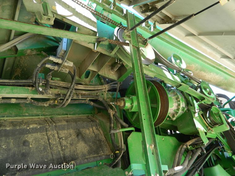 image for item DF4693 2010 John Deere 9770 STS  combine