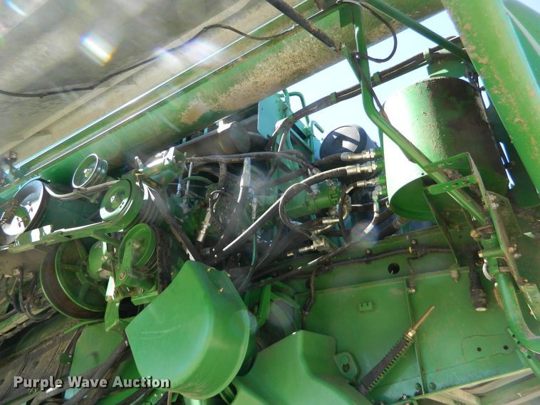 image for item DF4693 2010 John Deere 9770 STS  combine