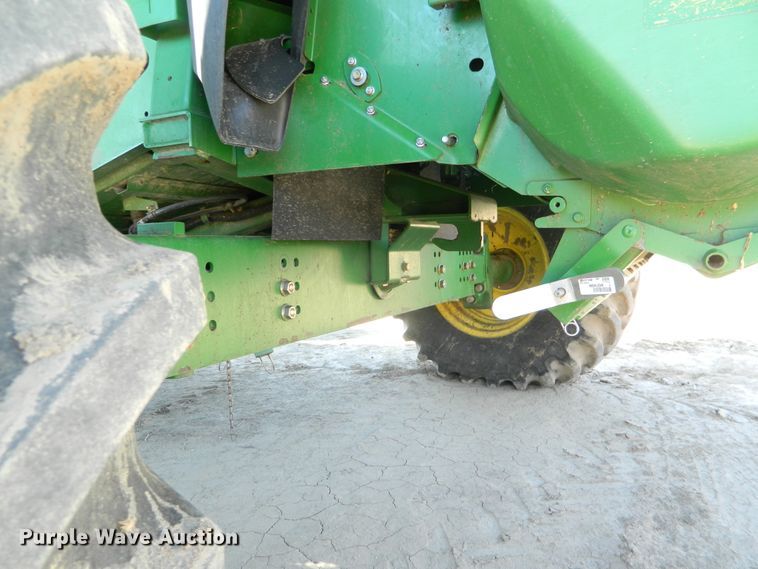 image for item DF4693 2010 John Deere 9770 STS  combine