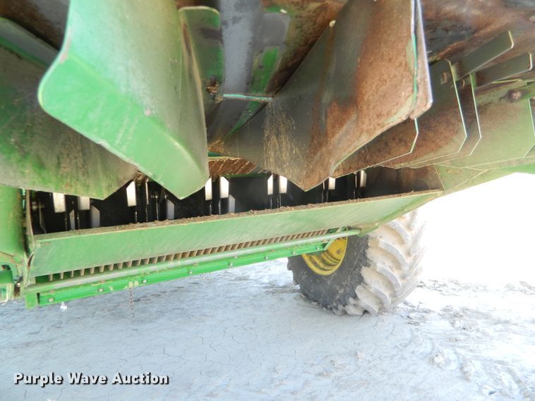 image for item DF4693 2010 John Deere 9770 STS  combine