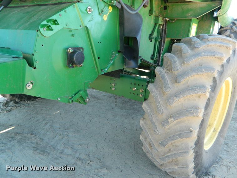 image for item DF4693 2010 John Deere 9770 STS  combine