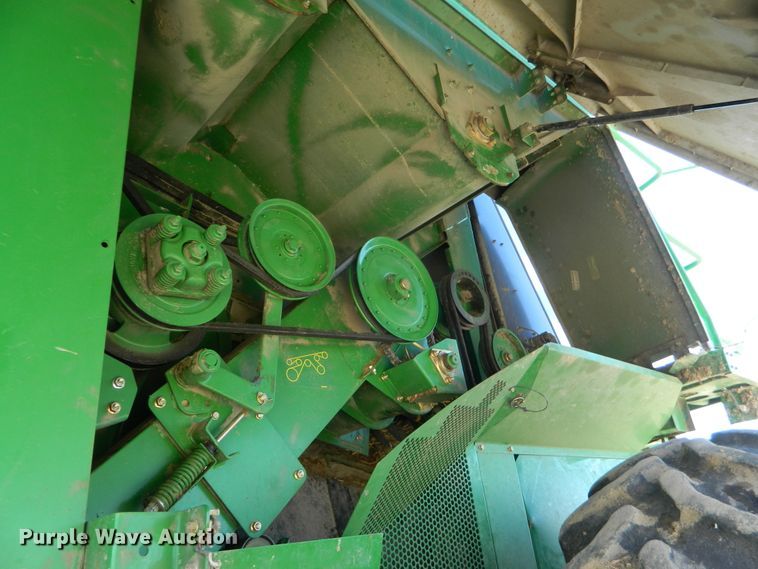image for item DF4693 2010 John Deere 9770 STS  combine