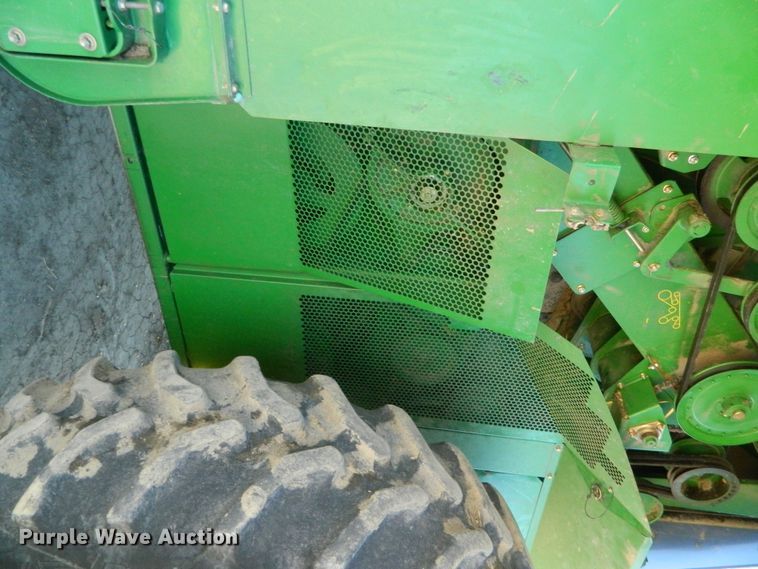 image for item DF4693 2010 John Deere 9770 STS  combine