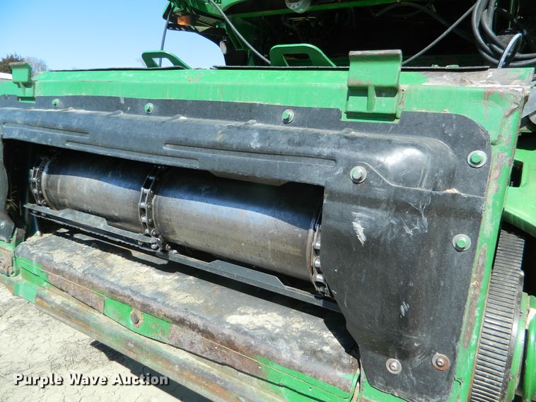 image for item DF4693 2010 John Deere 9770 STS  combine