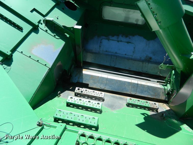 image for item DF4693 2010 John Deere 9770 STS  combine