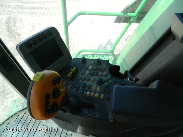 image for item DF4693 2010 John Deere 9770 STS  combine
