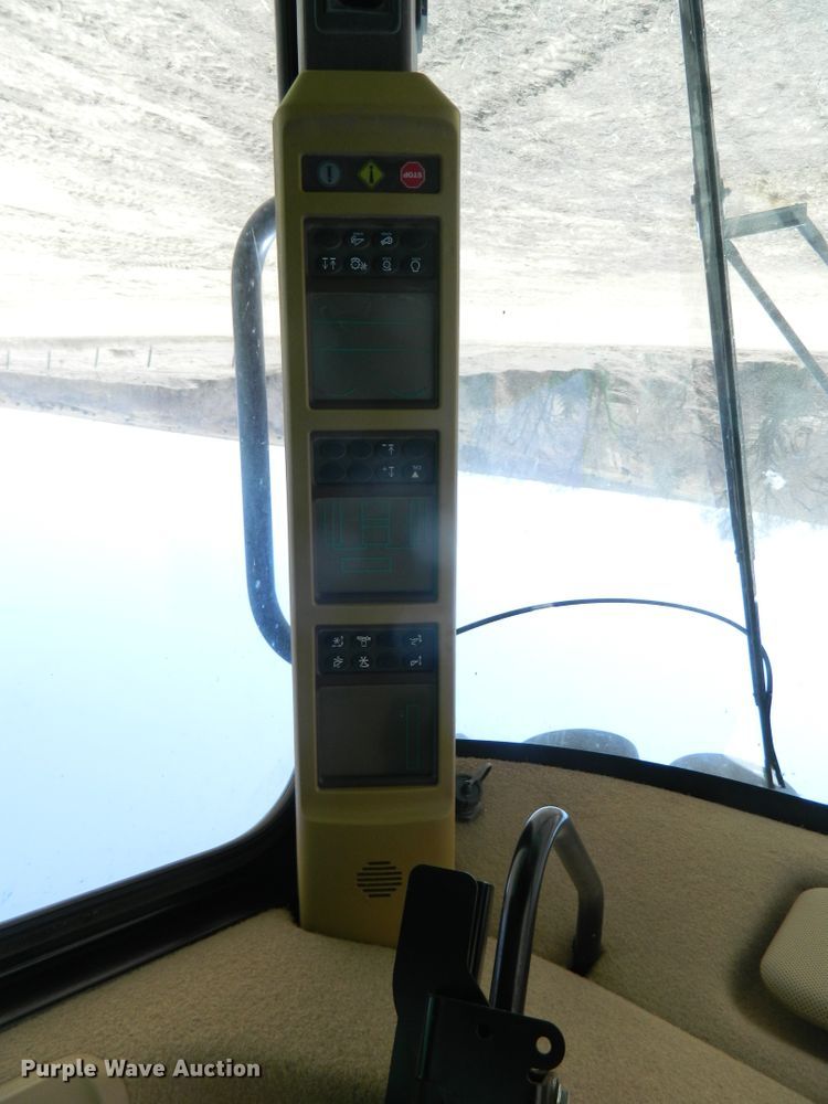 image for item DF4693 2010 John Deere 9770 STS  combine