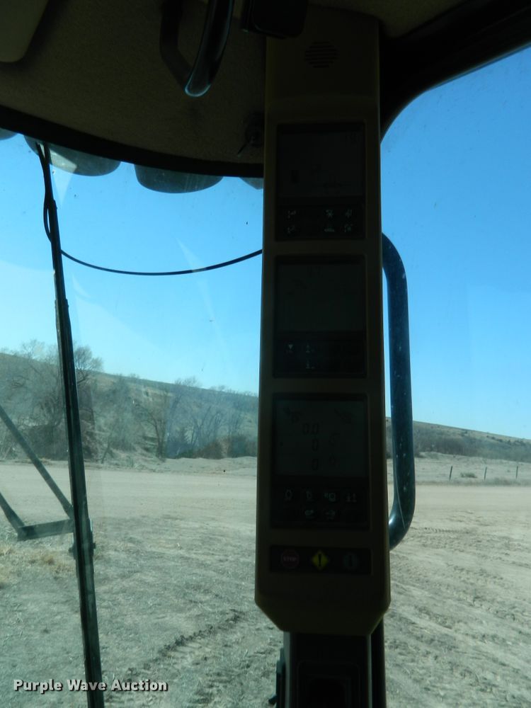 image for item DF4693 2010 John Deere 9770 STS  combine