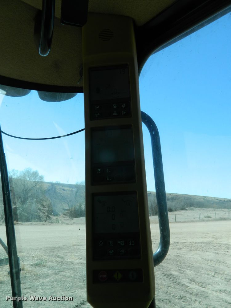 image for item DF4693 2010 John Deere 9770 STS  combine