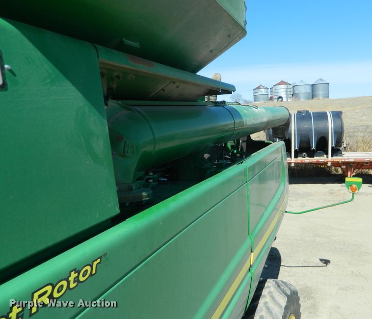 image for item DF4693 2010 John Deere 9770 STS  combine
