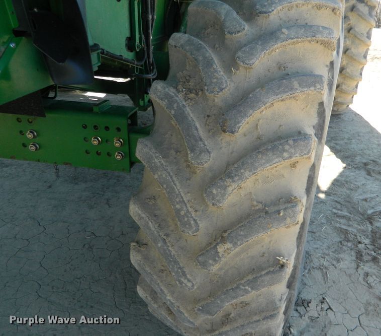 image for item DF4693 2010 John Deere 9770 STS  combine