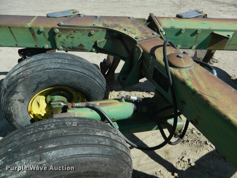 image for item DF4694 John Deere  12 bottom plow