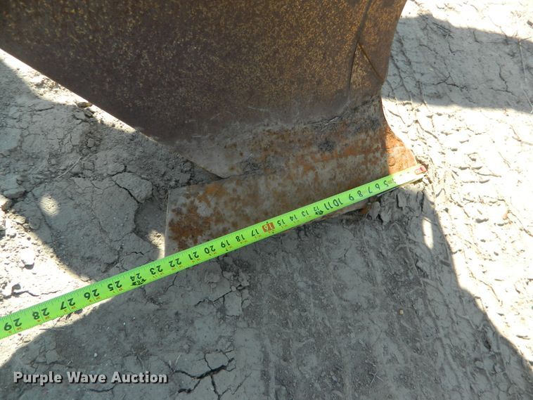 image for item DF4694 John Deere  12 bottom plow