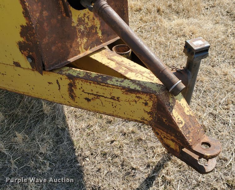 image for item DF5799 Cisco 12K  grain cart