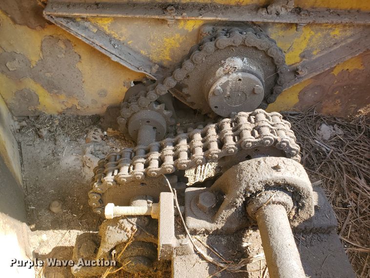 image for item DF5799 Cisco 12K  grain cart