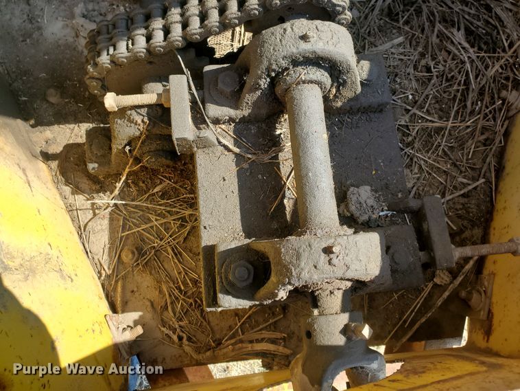 image for item DF5799 Cisco 12K  grain cart