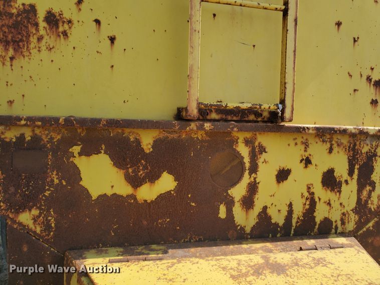 image for item DF5799 Cisco 12K  grain cart