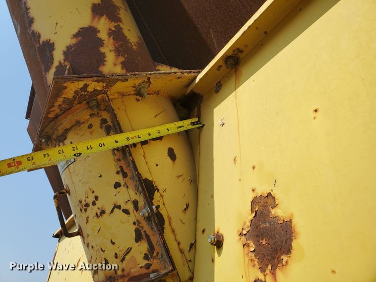 image for item DF5799 Cisco 12K  grain cart