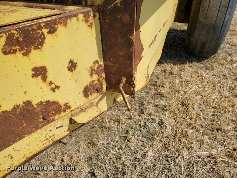 image for item DF5799 Cisco 12K  grain cart