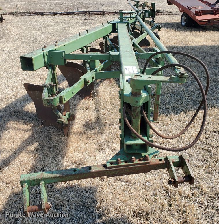 image for item DF5800 John Deere 1450  six bottom plow