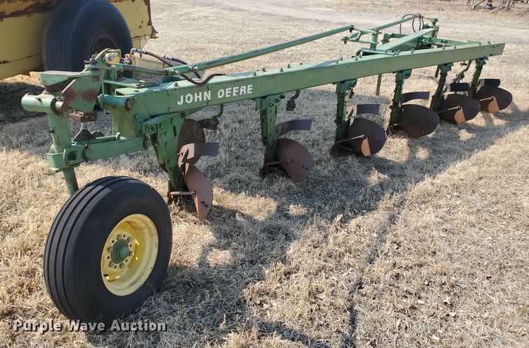 image for item DF5800 John Deere 1450  six bottom plow