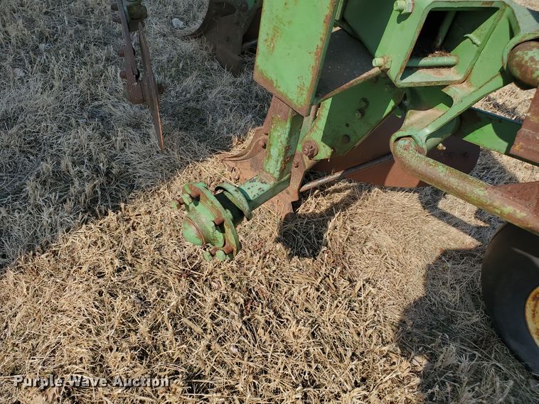 image for item DF5800 John Deere 1450  six bottom plow