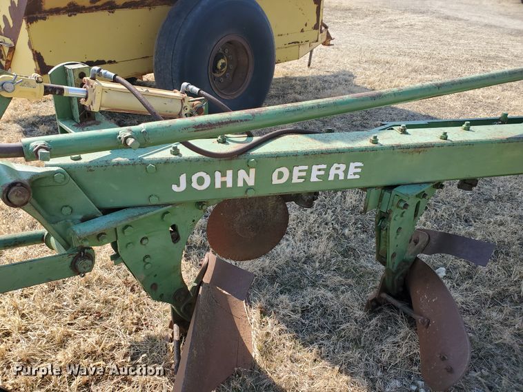 image for item DF5800 John Deere 1450  six bottom plow