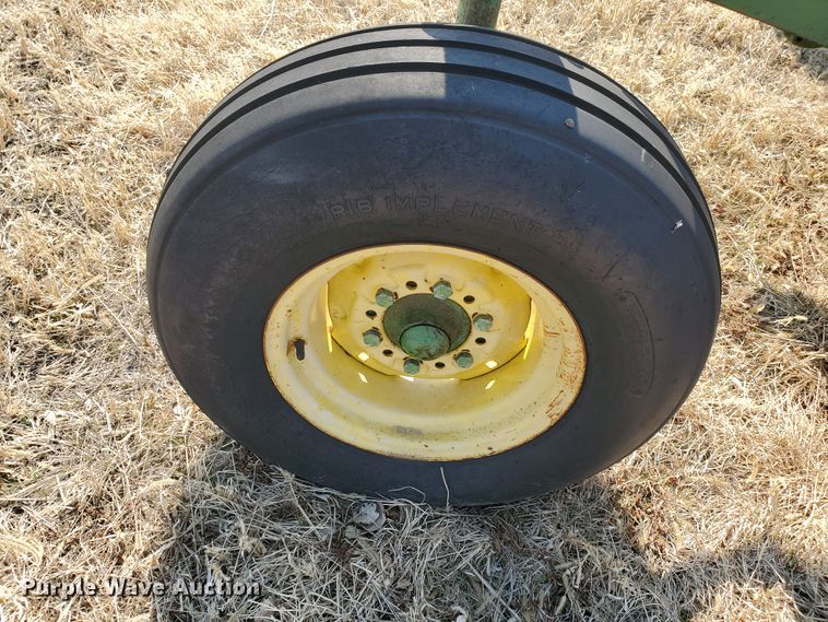 image for item DF5800 John Deere 1450  six bottom plow