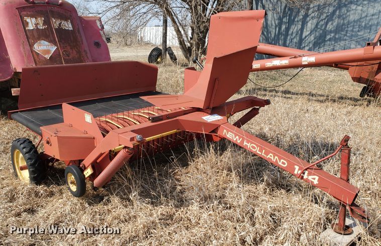image for item DF5801 New Holland 144 windrow turner