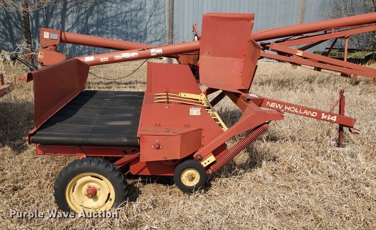 image for item DF5801 New Holland 144 windrow turner