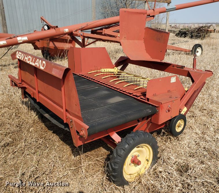 image for item DF5801 New Holland 144 windrow turner